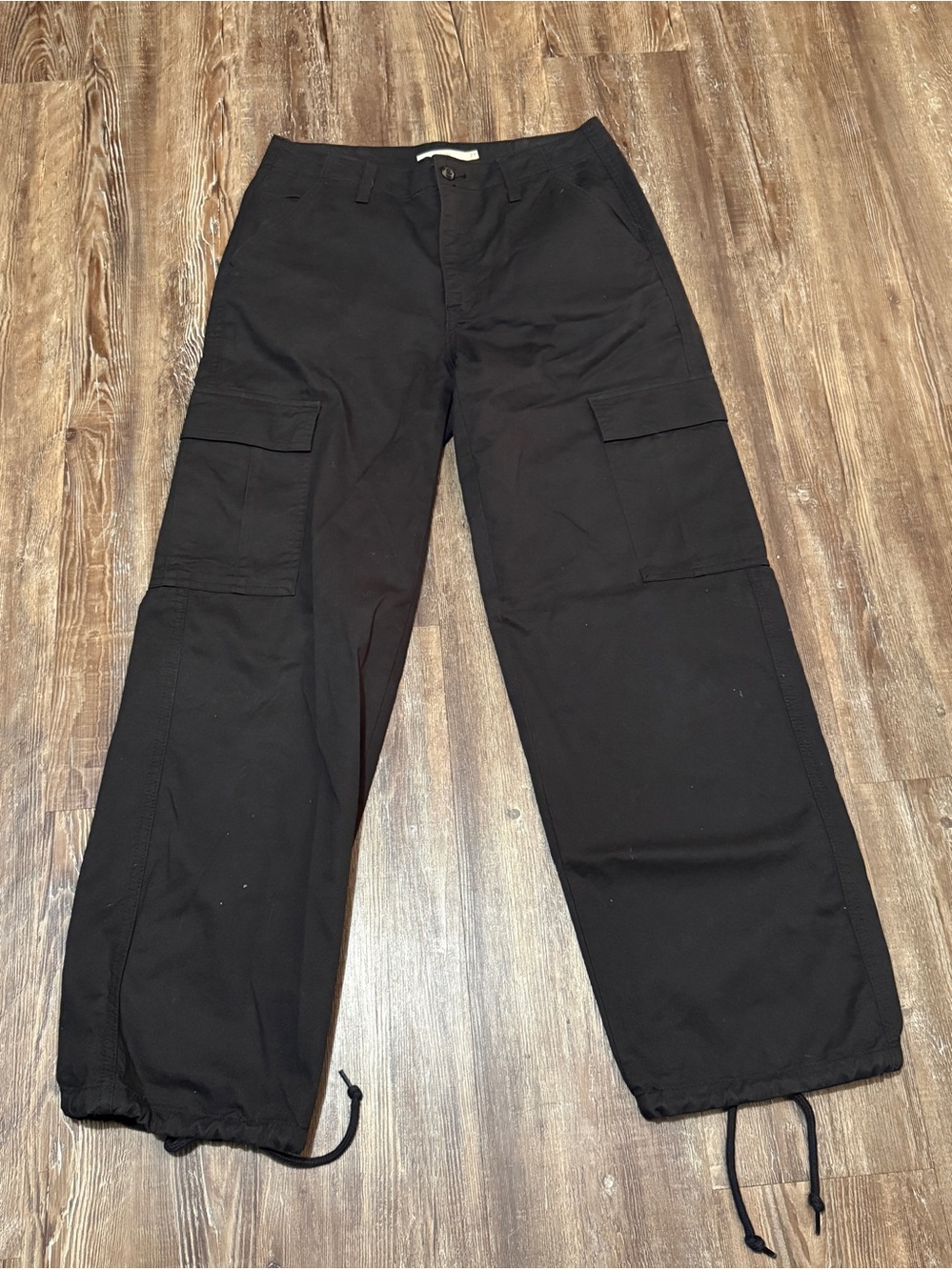 Levi's '94 Baggy Cargo Pants Women's 27 Relaxed Fit High Rise Jogger in Black